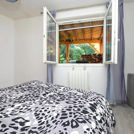 Au Fil De L'eau * Chein-Dessus