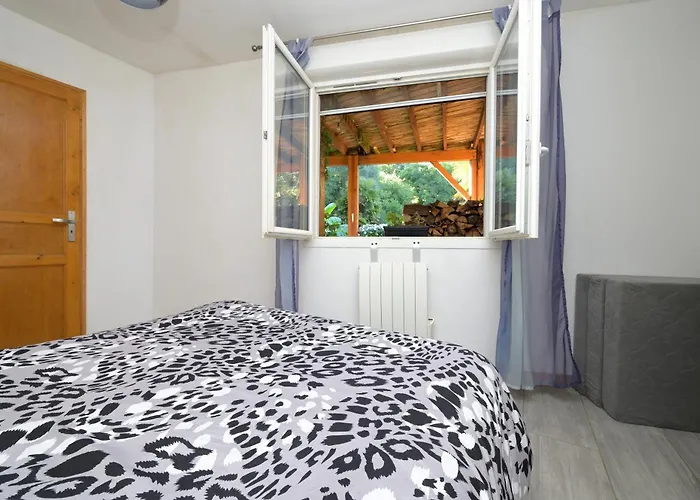 Au Fil De L'eau * Chein-Dessus