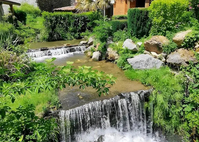 Au Fil De L'eau 펜션 Chein-Dessus